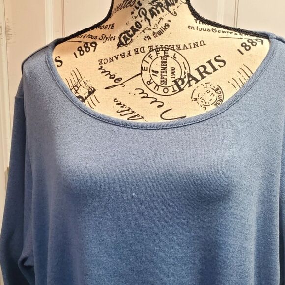 D&Co Blue Knit Lightweifht Top Size 2X - Picture 2 of 7